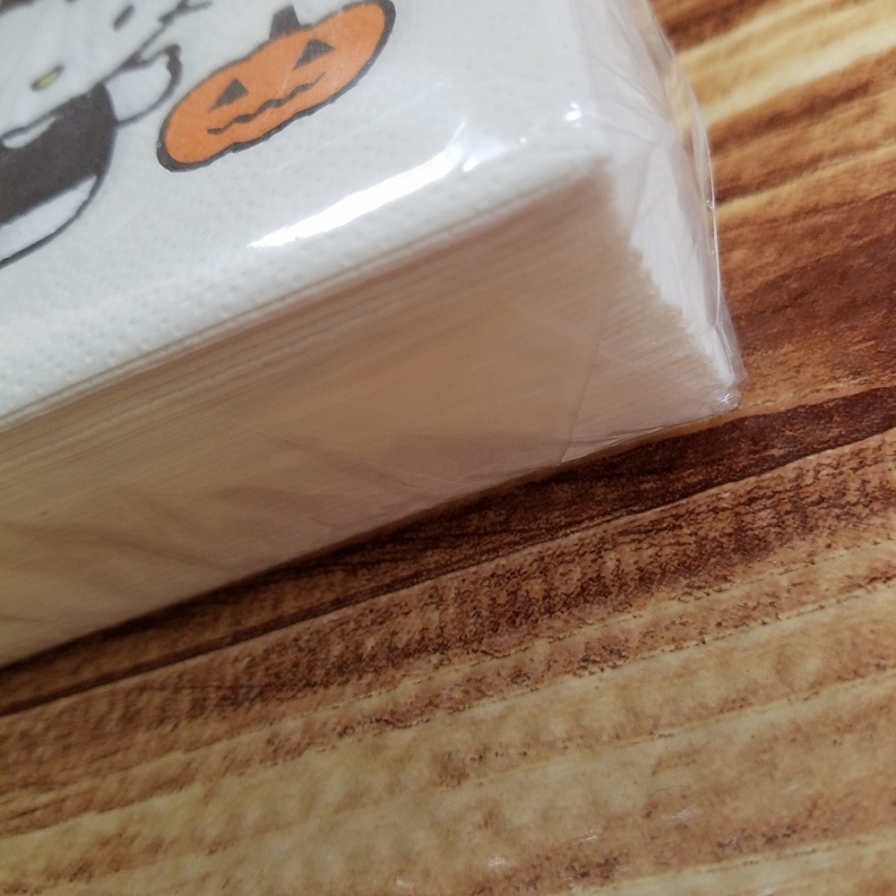 Hello Kitty Halloween Haunted House Guest Towels Napkins 33x40cm 3 Ply Sanrio - Picture 4 of 7